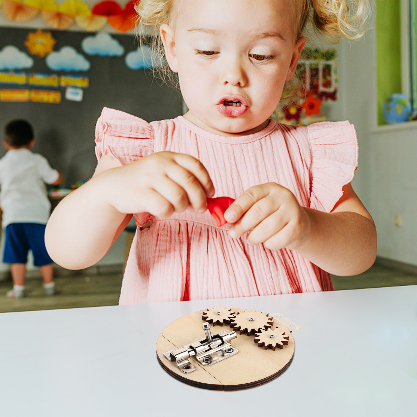 مجموعة ألعاب مونتيسوري التعليم - مراجعة Montessori Wooden Busy Board Toddler وسعره